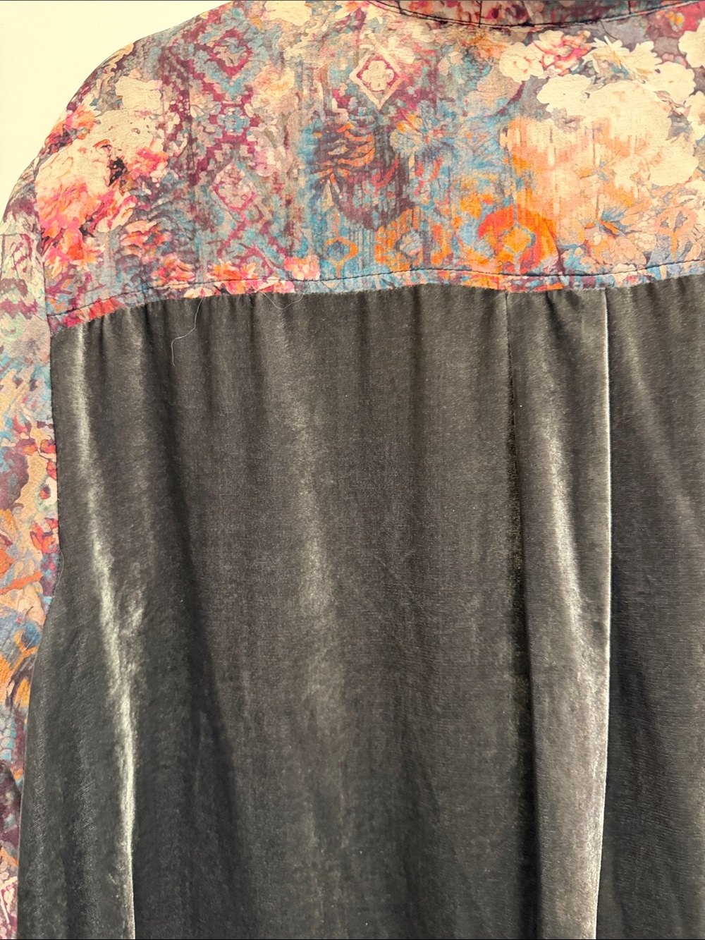 Johnny Was 3J Workshop Geometric Floral Blouse with Velvet Back XL - Picture 7 of 12